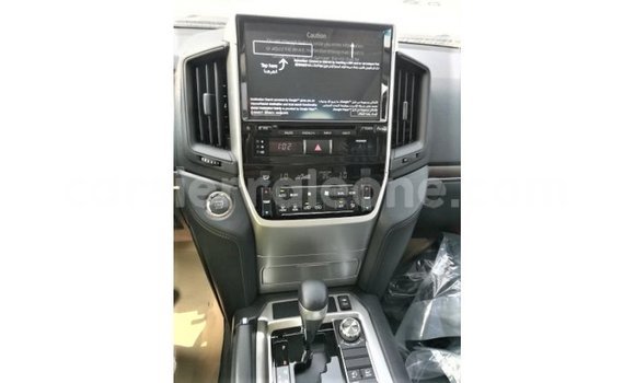 Buy Import Toyota Land Cruiser White Car in Import - Dubai in Kailahun Buy Import Toyota Land Cruiser White Car in Import - Dubai in Kailahun