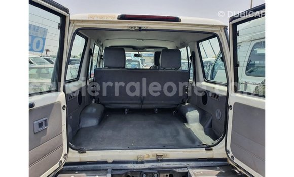 Buy Import Toyota Land Cruiser White Car in Import - Dubai in Kailahun Buy Import Toyota Land Cruiser White Car in Import - Dubai in Kailahun