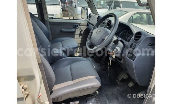 Buy Import Toyota Land Cruiser White Car in Import - Dubai in Kailahun Buy Import Toyota Land Cruiser White Car in Import - Dubai in Kailahun