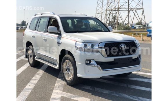 Buy Import Toyota Land Cruiser White Car in Import - Dubai in Kailahun Buy Import Toyota Land Cruiser White Car in Import - Dubai in Kailahun