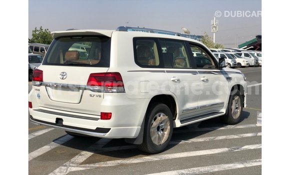 Buy Import Toyota Land Cruiser White Car in Import - Dubai in Kailahun Buy Import Toyota Land Cruiser White Car in Import - Dubai in Kailahun