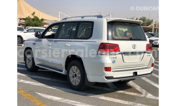 Buy Import Toyota Land Cruiser White Car in Import - Dubai in Kailahun Buy Import Toyota Land Cruiser White Car in Import - Dubai in Kailahun