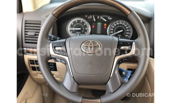 Buy Import Toyota Land Cruiser White Car in Import - Dubai in Kailahun Buy Import Toyota Land Cruiser White Car in Import - Dubai in Kailahun