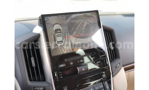 Buy Import Toyota Land Cruiser White Car in Import - Dubai in Kailahun Buy Import Toyota Land Cruiser White Car in Import - Dubai in Kailahun