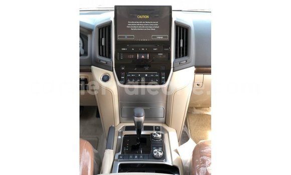 Buy Import Toyota Land Cruiser White Car in Import - Dubai in Kailahun Buy Import Toyota Land Cruiser White Car in Import - Dubai in Kailahun