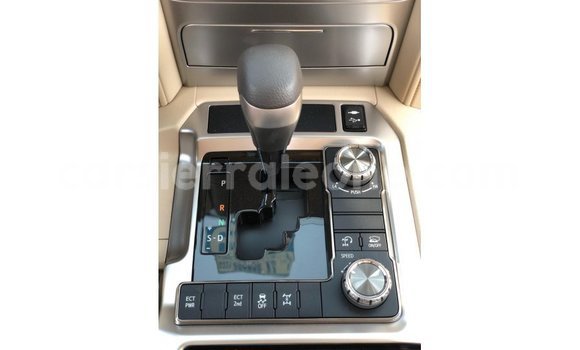 Buy Import Toyota Land Cruiser White Car in Import - Dubai in Kailahun Buy Import Toyota Land Cruiser White Car in Import - Dubai in Kailahun