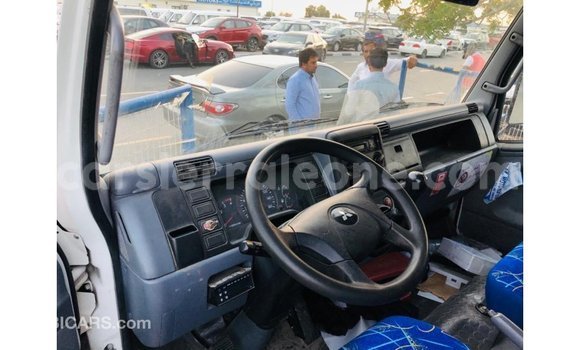 Buy Import Mitsubishi Carisma White Car in Import - Dubai in Kailahun Buy Import Mitsubishi Carisma White Car in Import - Dubai in Kailahun