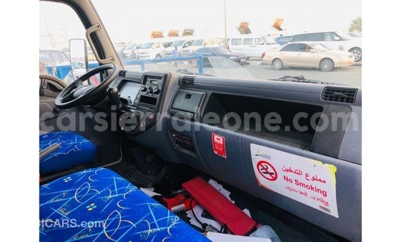 Buy Import Mitsubishi Carisma White Car in Import - Dubai in Kailahun Buy Import Mitsubishi Carisma White Car in Import - Dubai in Kailahun