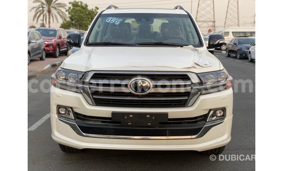 Buy Import Toyota Land Cruiser White Car in Import - Dubai in Kailahun Buy Import Toyota Land Cruiser White Car in Import - Dubai in Kailahun
