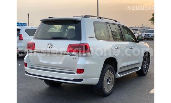 Buy Import Toyota Land Cruiser White Car in Import - Dubai in Kailahun Buy Import Toyota Land Cruiser White Car in Import - Dubai in Kailahun