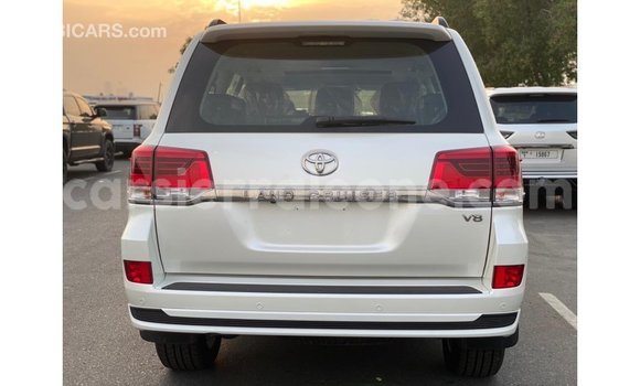 Buy Import Toyota Land Cruiser White Car in Import - Dubai in Kailahun Buy Import Toyota Land Cruiser White Car in Import - Dubai in Kailahun