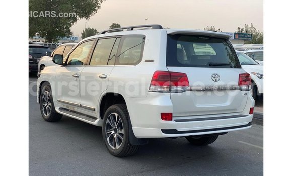Buy Import Toyota Land Cruiser White Car in Import - Dubai in Kailahun Buy Import Toyota Land Cruiser White Car in Import - Dubai in Kailahun