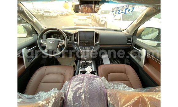 Buy Import Toyota Land Cruiser White Car in Import - Dubai in Kailahun Buy Import Toyota Land Cruiser White Car in Import - Dubai in Kailahun