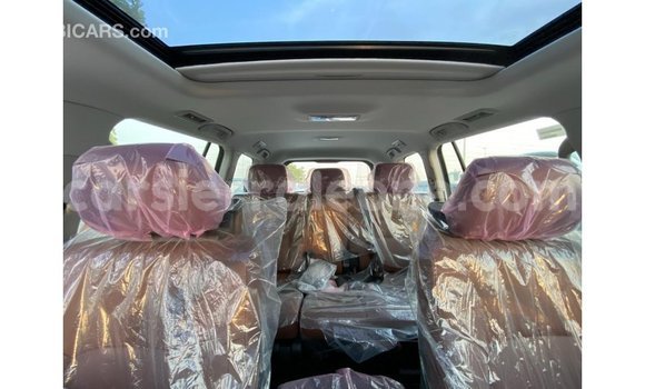 Buy Import Toyota Land Cruiser White Car in Import - Dubai in Kailahun Buy Import Toyota Land Cruiser White Car in Import - Dubai in Kailahun