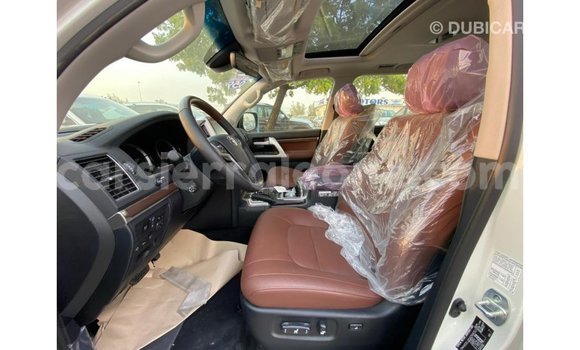 Buy Import Toyota Land Cruiser White Car in Import - Dubai in Kailahun Buy Import Toyota Land Cruiser White Car in Import - Dubai in Kailahun