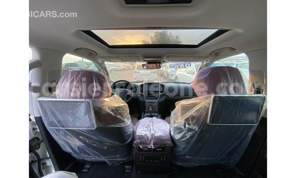 Buy Import Toyota Land Cruiser White Car in Import - Dubai in Kailahun Buy Import Toyota Land Cruiser White Car in Import - Dubai in Kailahun