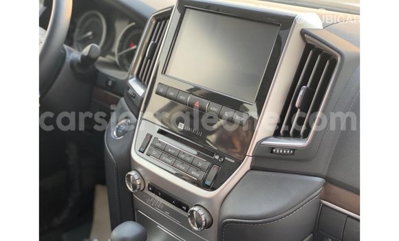 Buy Import Toyota Land Cruiser White Car in Import - Dubai in Kailahun Buy Import Toyota Land Cruiser White Car in Import - Dubai in Kailahun