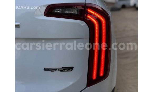 Buy Import Kia Carens White Car in Import - Dubai in Kailahun Buy Import Kia Carens White Car in Import - Dubai in Kailahun