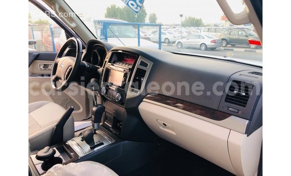 Buy Import Mitsubishi Pajero White Car in Import - Dubai in Kailahun Buy Import Mitsubishi Pajero White Car in Import - Dubai in Kailahun