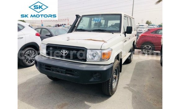 Acheter Import Voiture Toyota Land Cruiser Blanc à Import - Dubai, Kailahun Acheter Import Voiture Toyota Land Cruiser Blanc à Import - Dubai, Kailahun