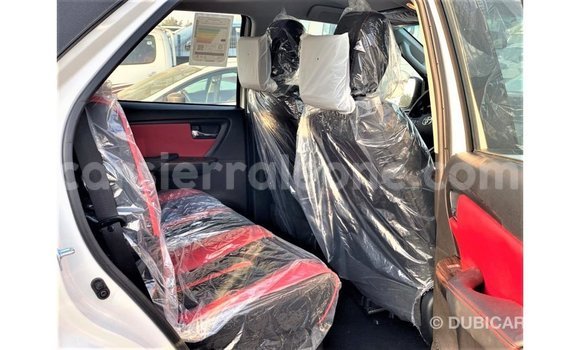 Buy Import Toyota Fortuner White Car in Import - Dubai in Kailahun Buy Import Toyota Fortuner White Car in Import - Dubai in Kailahun