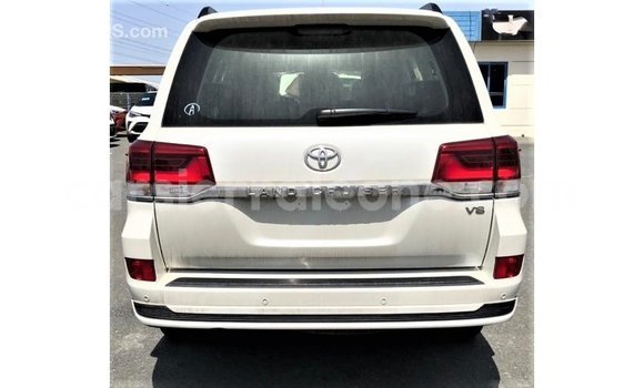 Buy Import Toyota Land Cruiser White Car in Import - Dubai in Kailahun Buy Import Toyota Land Cruiser White Car in Import - Dubai in Kailahun