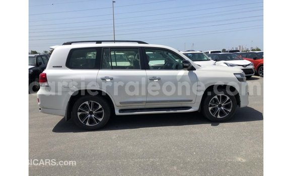 Buy Import Toyota Land Cruiser White Car in Import - Dubai in Kailahun Buy Import Toyota Land Cruiser White Car in Import - Dubai in Kailahun