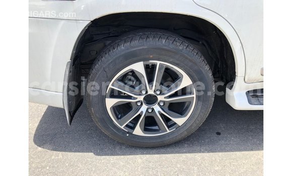 Buy Import Toyota Land Cruiser White Car in Import - Dubai in Kailahun Buy Import Toyota Land Cruiser White Car in Import - Dubai in Kailahun