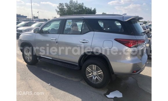 Acheter Import Voiture Toyota Fortuner Autre à Import - Dubai, Kailahun Acheter Import Voiture Toyota Fortuner Autre à Import - Dubai, Kailahun