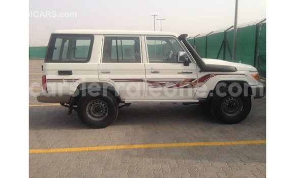 Buy Import Toyota Land Cruiser White Car in Import - Dubai in Kailahun Buy Import Toyota Land Cruiser White Car in Import - Dubai in Kailahun