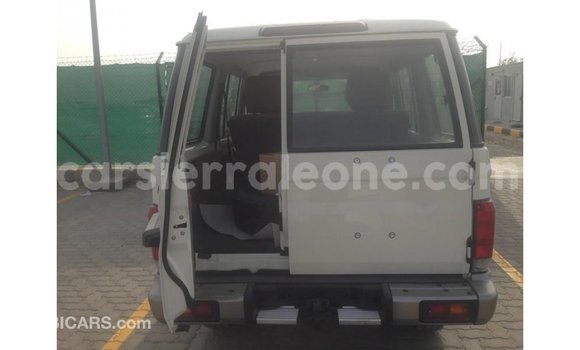 Buy Import Toyota Land Cruiser White Car in Import - Dubai in Kailahun Buy Import Toyota Land Cruiser White Car in Import - Dubai in Kailahun