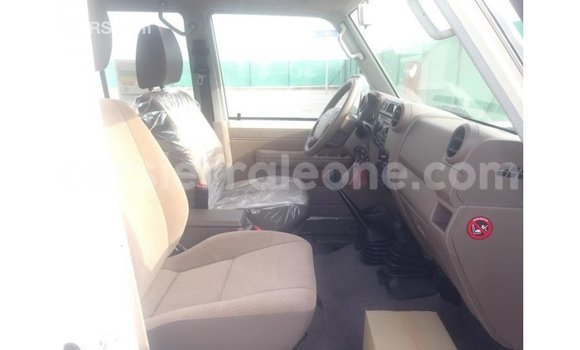 Buy Import Toyota Land Cruiser White Car in Import - Dubai in Kailahun Buy Import Toyota Land Cruiser White Car in Import - Dubai in Kailahun