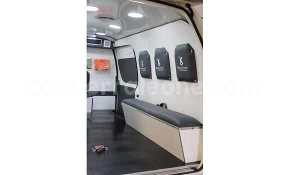 Buy Import Toyota Hiace White Car in Import - Dubai in Kailahun Buy Import Toyota Hiace White Car in Import - Dubai in Kailahun