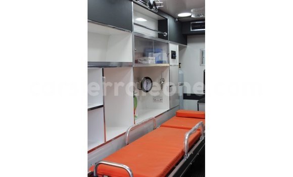 Buy Import Toyota Hiace White Car in Import - Dubai in Kailahun Buy Import Toyota Hiace White Car in Import - Dubai in Kailahun