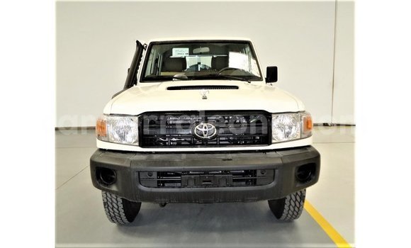 Buy Import Toyota Land Cruiser White Car in Import - Dubai in Kailahun Buy Import Toyota Land Cruiser White Car in Import - Dubai in Kailahun
