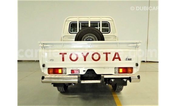 Buy Import Toyota Land Cruiser White Car in Import - Dubai in Kailahun Buy Import Toyota Land Cruiser White Car in Import - Dubai in Kailahun
