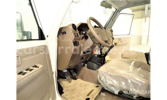 Buy Import Toyota Land Cruiser White Car in Import - Dubai in Kailahun Buy Import Toyota Land Cruiser White Car in Import - Dubai in Kailahun