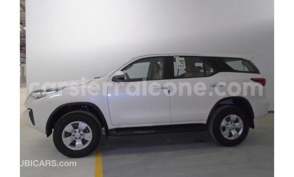 Acheter Import Voiture Toyota Fortuner Blanc à Import - Dubai, Kailahun Acheter Import Voiture Toyota Fortuner Blanc à Import - Dubai, Kailahun