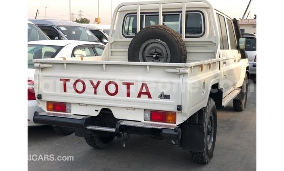 Buy Import Toyota Land Cruiser White Car in Import - Dubai in Kailahun Buy Import Toyota Land Cruiser White Car in Import - Dubai in Kailahun