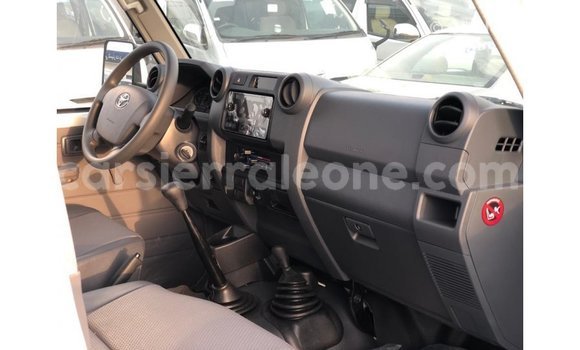 Buy Import Toyota Land Cruiser White Car in Import - Dubai in Kailahun Buy Import Toyota Land Cruiser White Car in Import - Dubai in Kailahun
