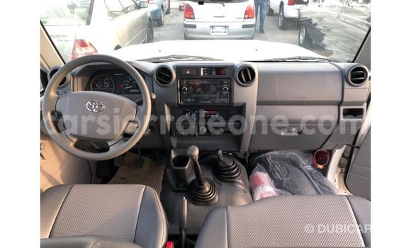 Buy Import Toyota Land Cruiser White Car in Import - Dubai in Kailahun Buy Import Toyota Land Cruiser White Car in Import - Dubai in Kailahun