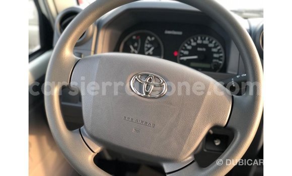 Buy Import Toyota Land Cruiser White Car in Import - Dubai in Kailahun Buy Import Toyota Land Cruiser White Car in Import - Dubai in Kailahun