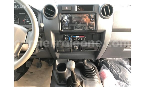 Buy Import Toyota Land Cruiser White Car in Import - Dubai in Kailahun Buy Import Toyota Land Cruiser White Car in Import - Dubai in Kailahun
