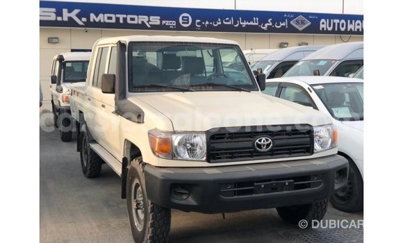 Buy Import Toyota Land Cruiser White Car in Import - Dubai in Kailahun Buy Import Toyota Land Cruiser White Car in Import - Dubai in Kailahun