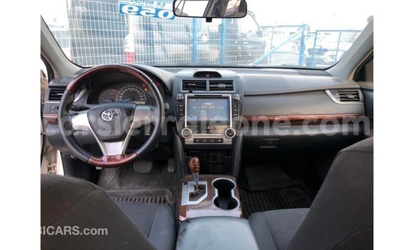 Buy Import Toyota Camry White Car in Import - Dubai in Kailahun Buy Import Toyota Camry White Car in Import - Dubai in Kailahun