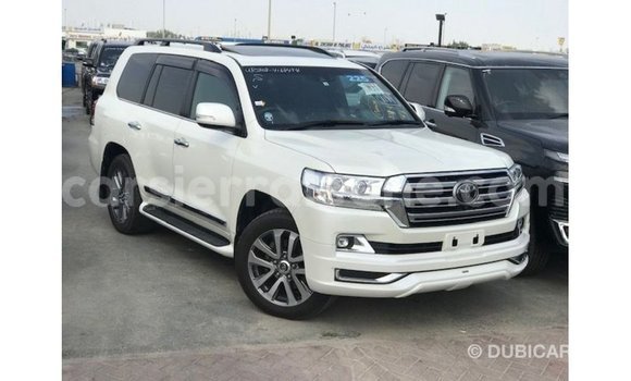 Buy Import Toyota Land Cruiser White Car in Import - Dubai in Kailahun Buy Import Toyota Land Cruiser White Car in Import - Dubai in Kailahun