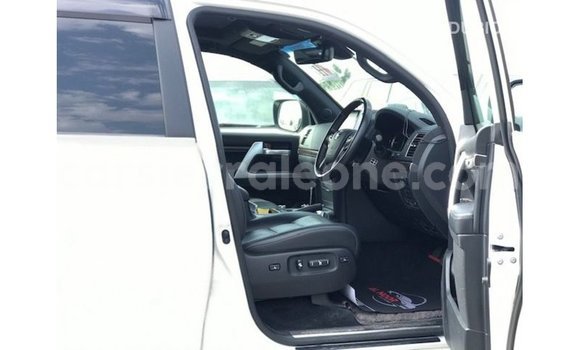 Buy Import Toyota Land Cruiser White Car in Import - Dubai in Kailahun Buy Import Toyota Land Cruiser White Car in Import - Dubai in Kailahun