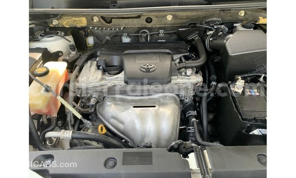 Buy Import Toyota 4Runner White Car in Import - Dubai in Kailahun Buy Import Toyota 4Runner White Car in Import - Dubai in Kailahun