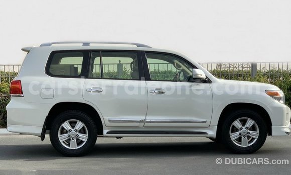 Buy Import Toyota Land Cruiser White Car in Import - Dubai in Kailahun Buy Import Toyota Land Cruiser White Car in Import - Dubai in Kailahun