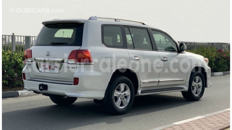 Big with watermark toyota land cruiser kailahun import dubai 7016